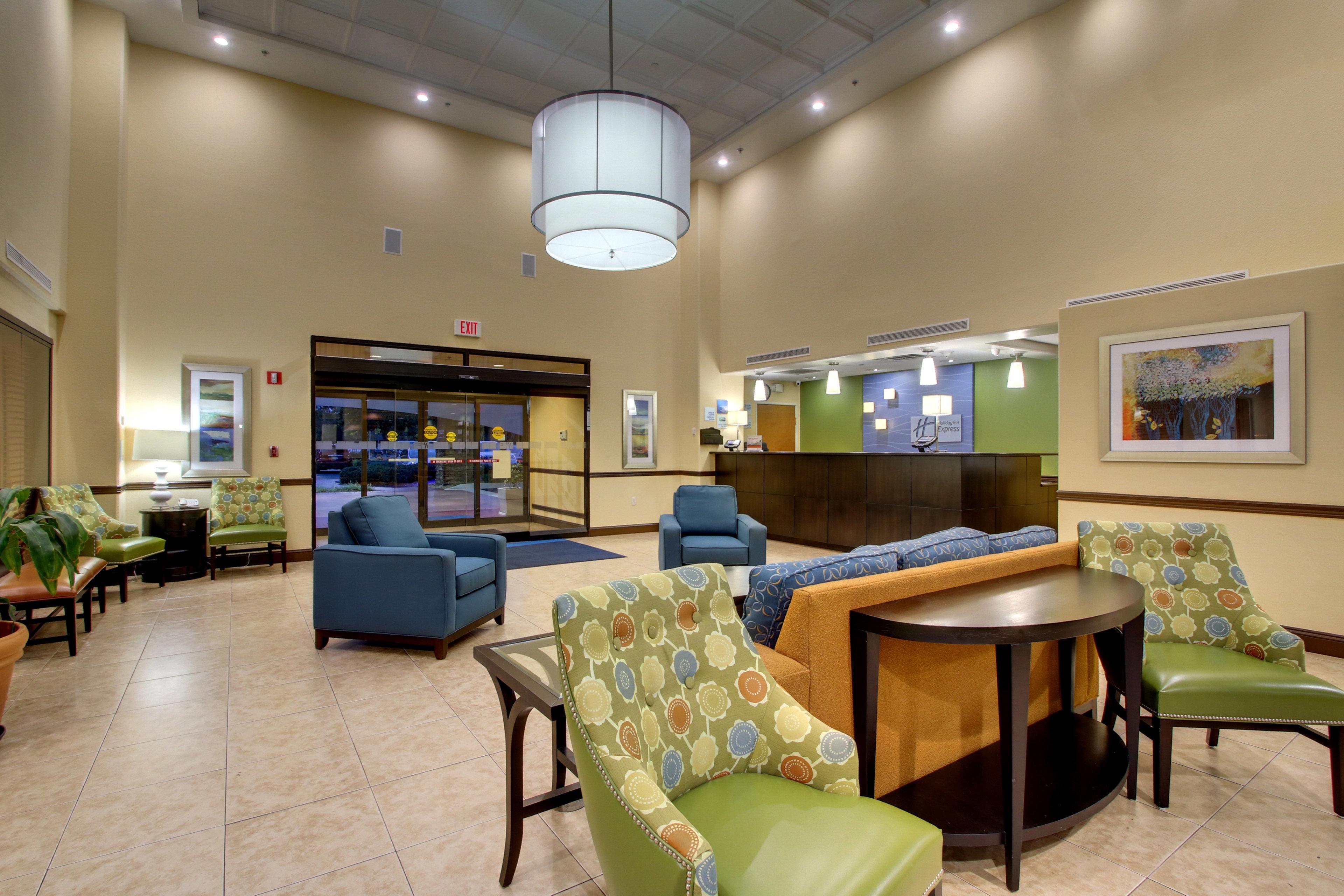 Hotel Specials for Holiday Inn Express & Suites Jacksonville - Town Center